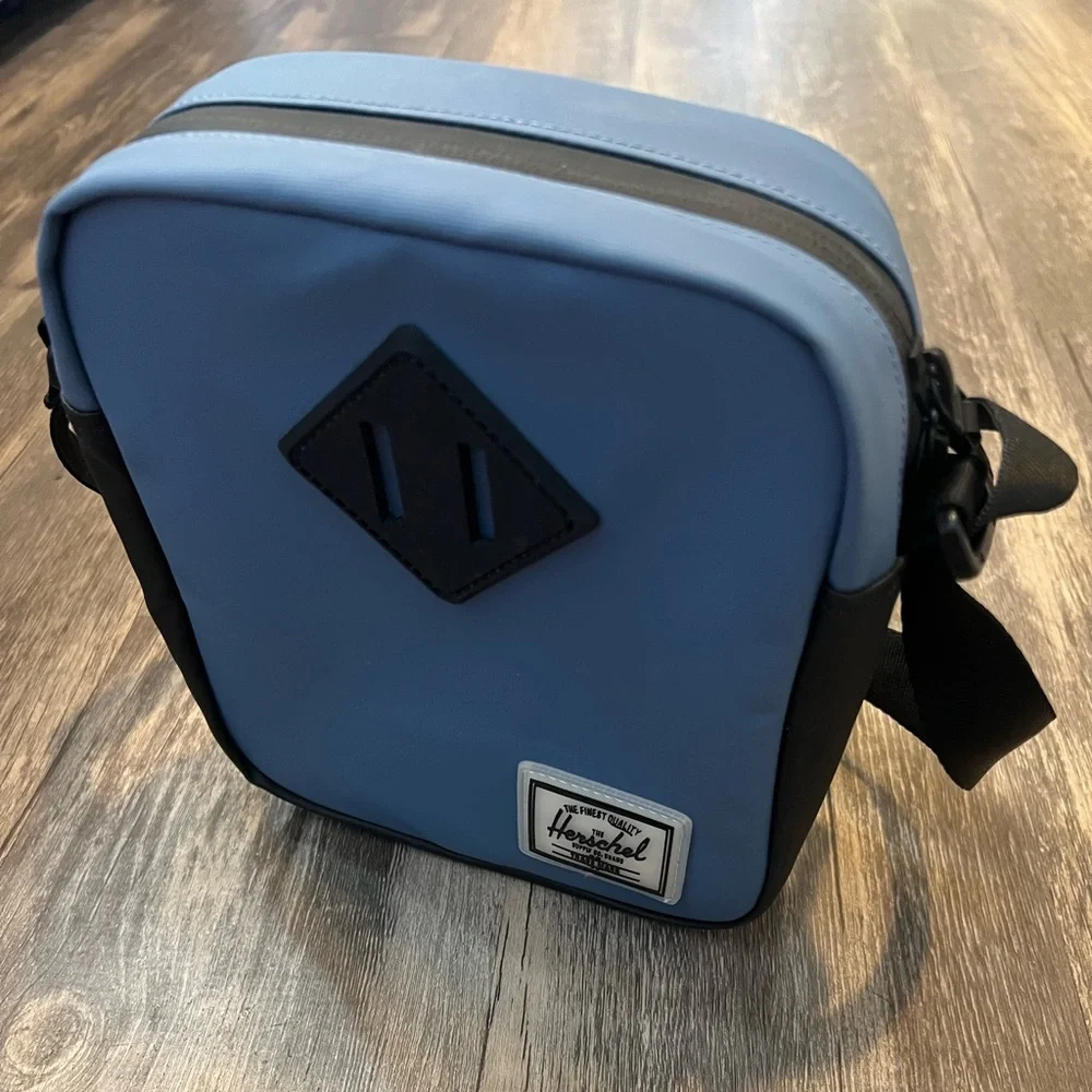 Herschel Supply Company hands free